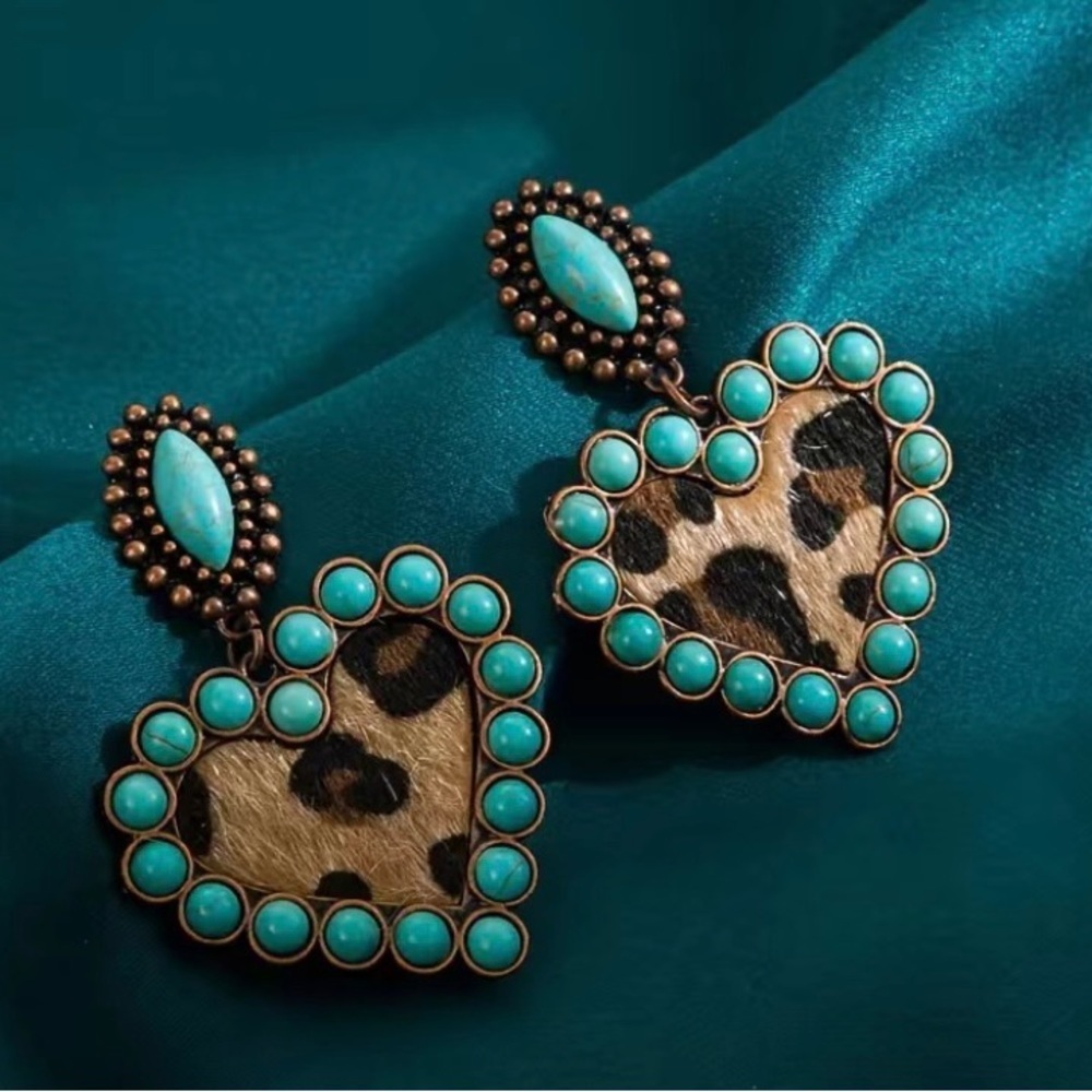 ๐๐๐3 for 12$๐๐๐Heartshaped Leopard Print Earrings - Picture 3 of 7